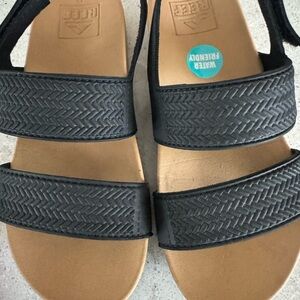 Reef Black Textured Strap Sandals